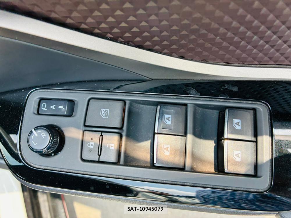 Toyota C-HR 2019-05 7367043-21