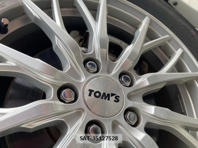 Toyota C-HR 2017-06 8073227-9