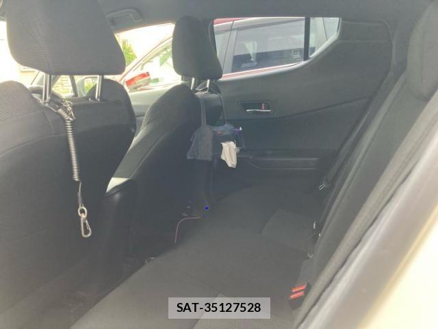 Toyota C-HR 2017-06 8073227-13