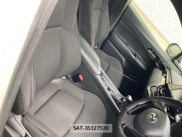 Toyota C-HR 2017-06 8073227-18