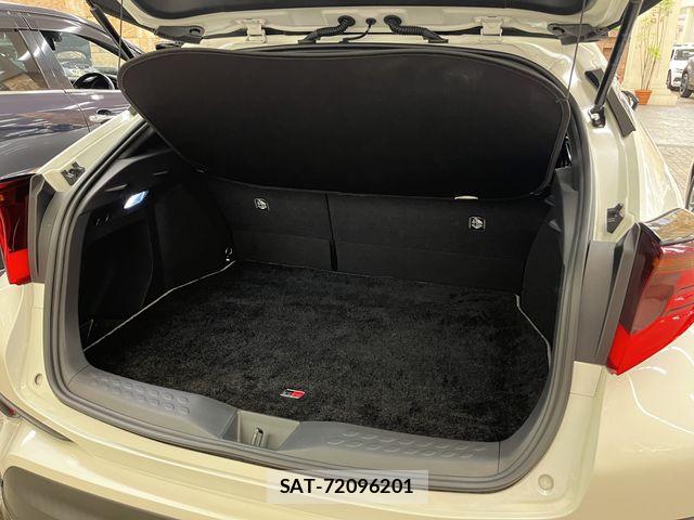 Toyota C-HR 2019-11 8073219-5
