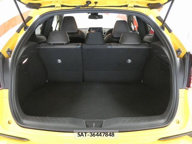Toyota C-HR 2017-07 8073225-12