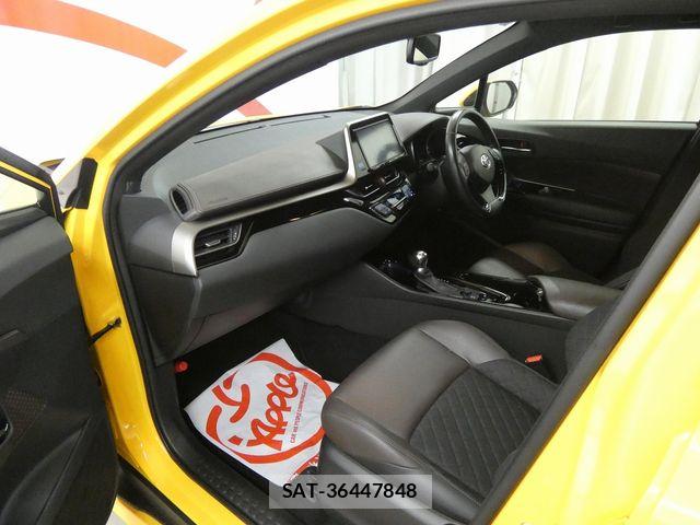 Toyota C-HR 2017-07 8073225-15