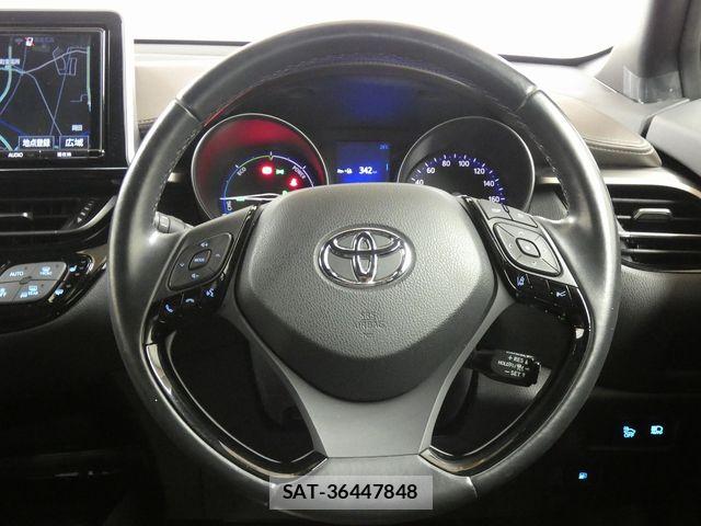 Toyota C-HR 2017-07 8073225-18