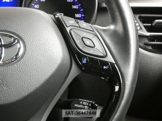Toyota C-HR 2017-07 8073225-19