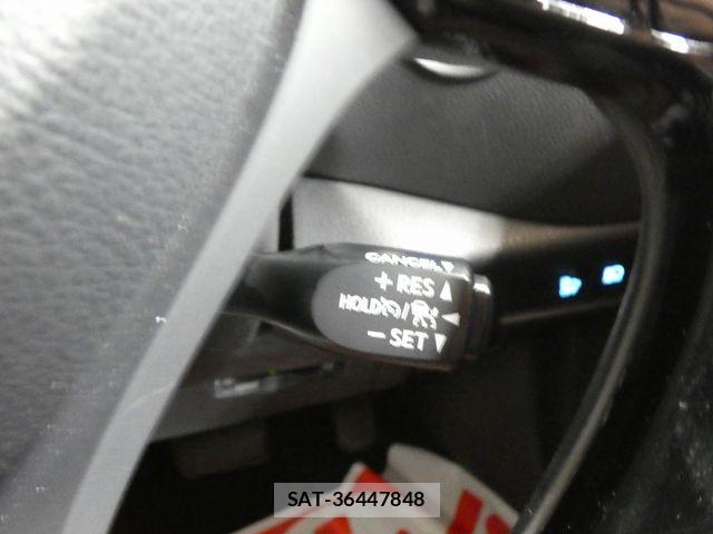 Toyota C-HR 2017-07 8073225-21