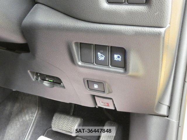 Toyota C-HR 2017-07 8073225-23