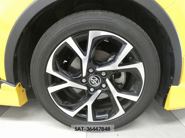 Toyota C-HR 2017-07 8073225-3