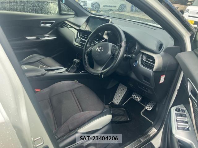 Toyota C-HR 2019-04 8073224-11