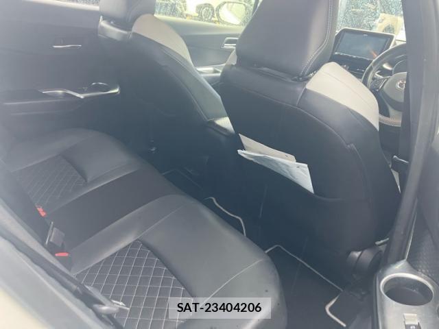 Toyota C-HR 2019-04 8073224-13