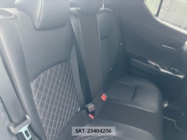 Toyota C-HR 2019-04 8073224-14