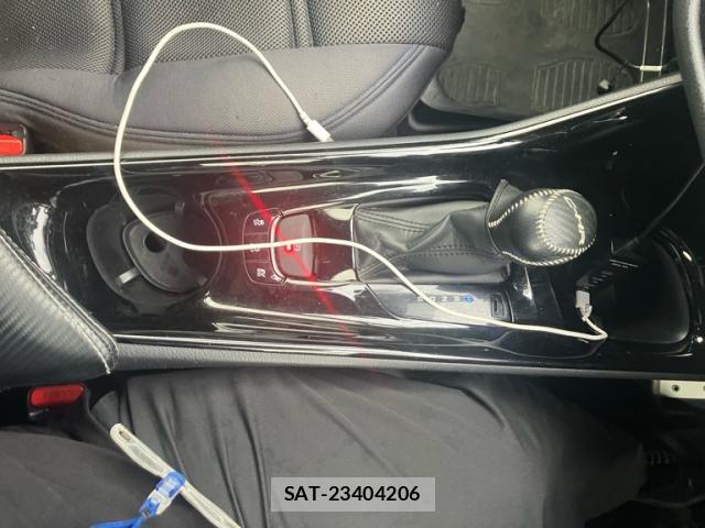 Toyota C-HR 2019-04 8073224-25