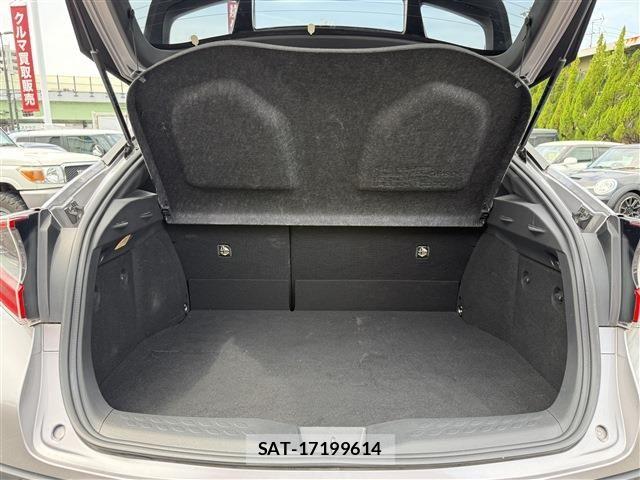 Toyota C-HR 2017-03 8073226-15