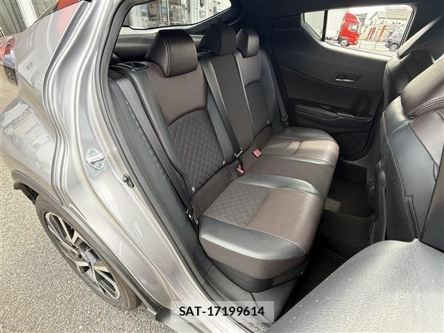 Toyota C-HR 2017-03 8073226-16