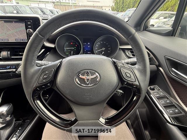 Toyota C-HR 2017-03 8073226-27