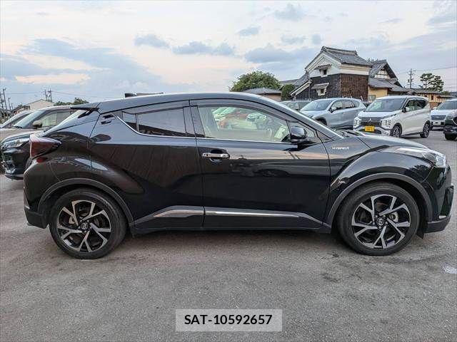 Toyota C-HR 2017-06 8098467-14
