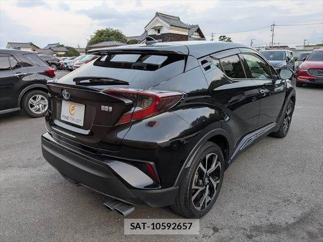 Toyota C-HR 2017-06 8098467-15