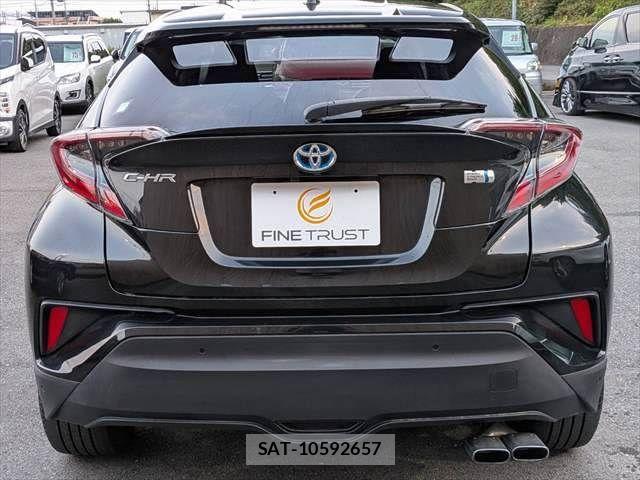 Toyota C-HR 2017-06 8098467-16