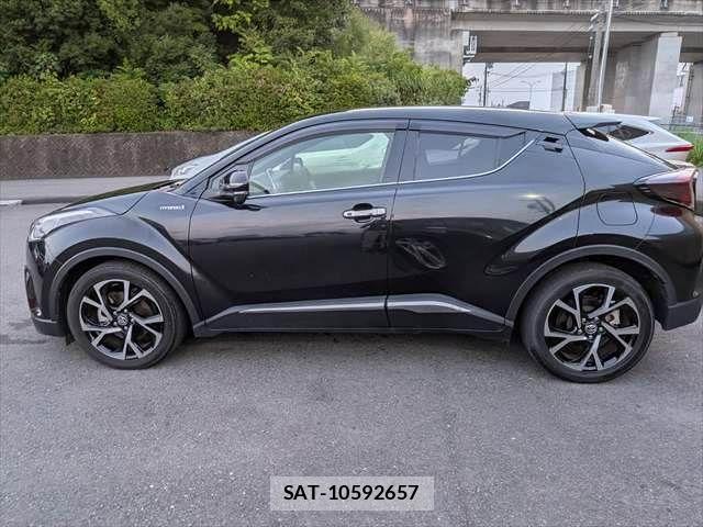 Toyota C-HR 2017-06 8098467-18