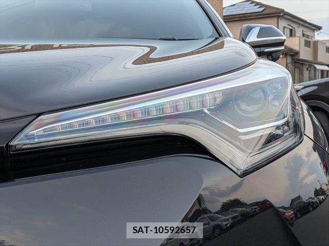 Toyota C-HR 2017-06 8098467-19