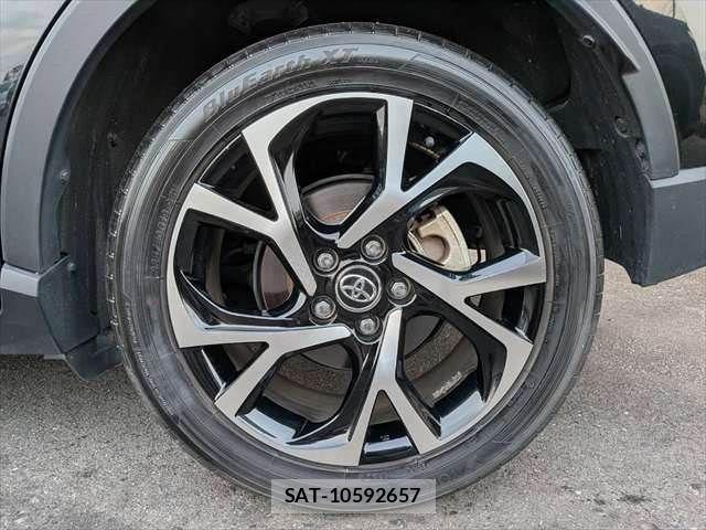Toyota C-HR 2017-06 8098467-25