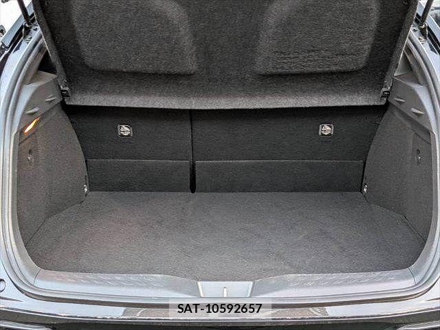 Toyota C-HR 2017-06 8098467-7
