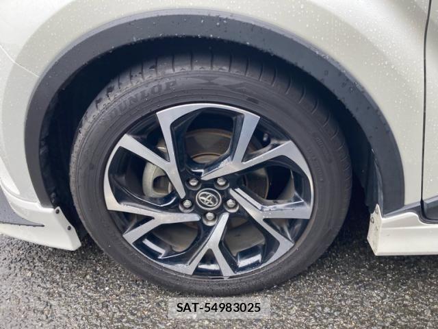 Toyota C-HR 2017-06 8098471-9