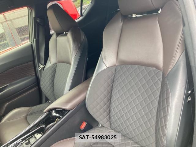 Toyota C-HR 2017-06 8098471-13