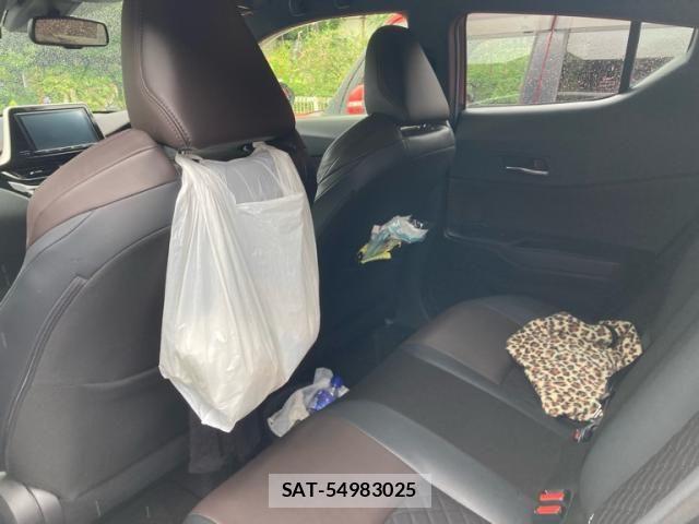 Toyota C-HR 2017-06 8098471-16