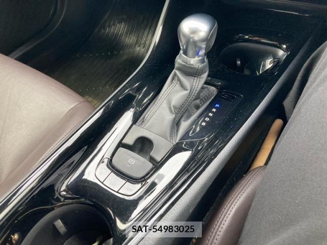 Toyota C-HR 2017-06 8098471-23