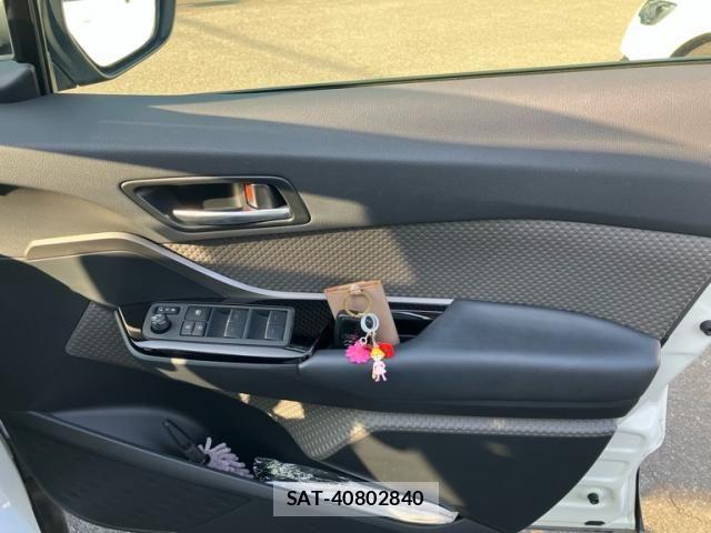 Toyota C-HR 2020-09 8098459-9