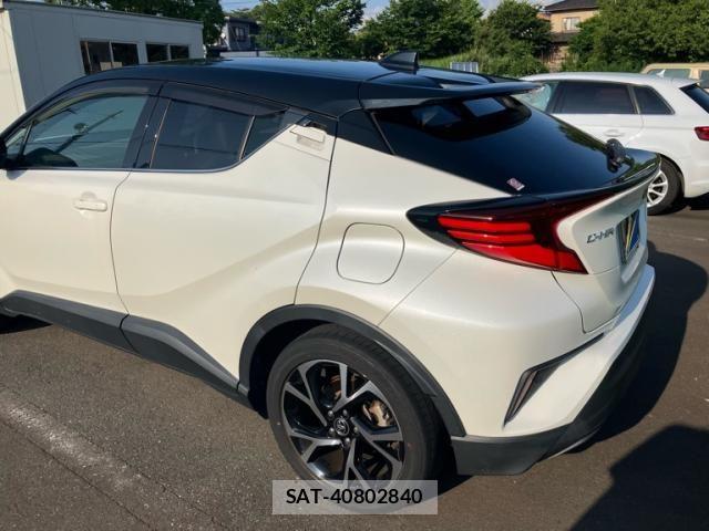 Toyota C-HR 2020-09 8098459-13