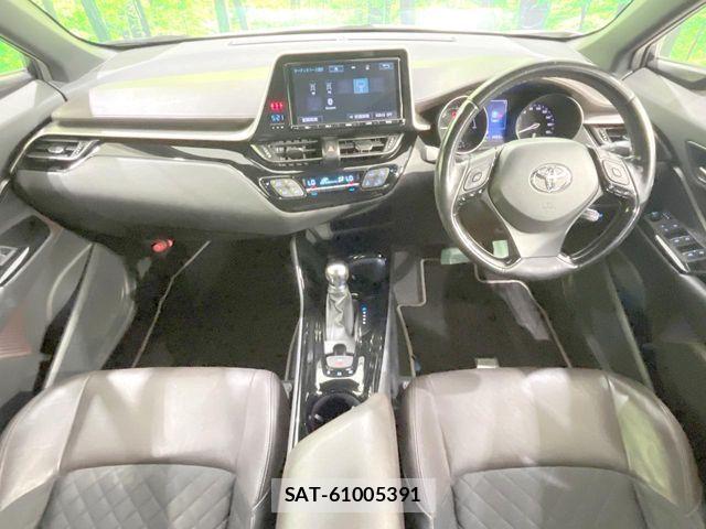 Toyota C-HR 2017-12 8098468-1