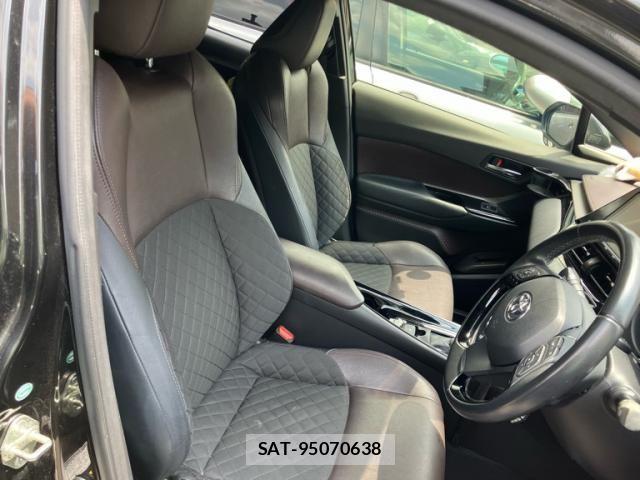 Toyota C-HR 2018-02 8098473-11