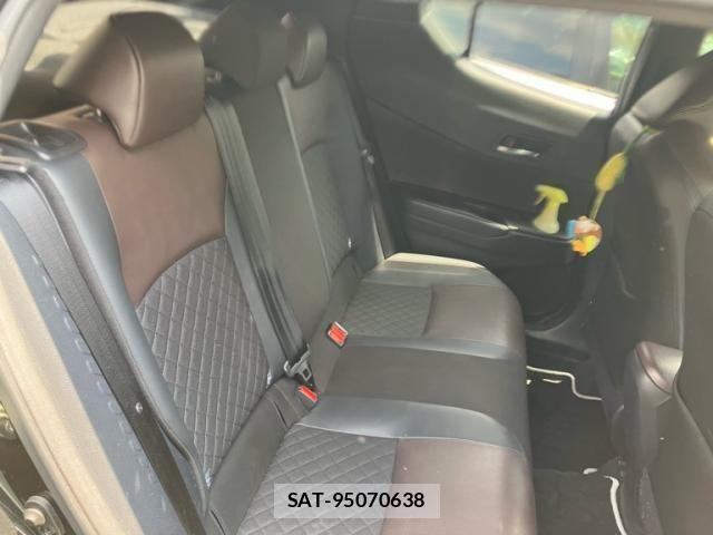 Toyota C-HR 2018-02 8098473-12