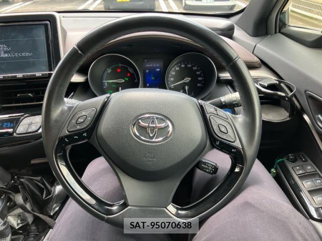 Toyota C-HR 2018-02 8098473-14