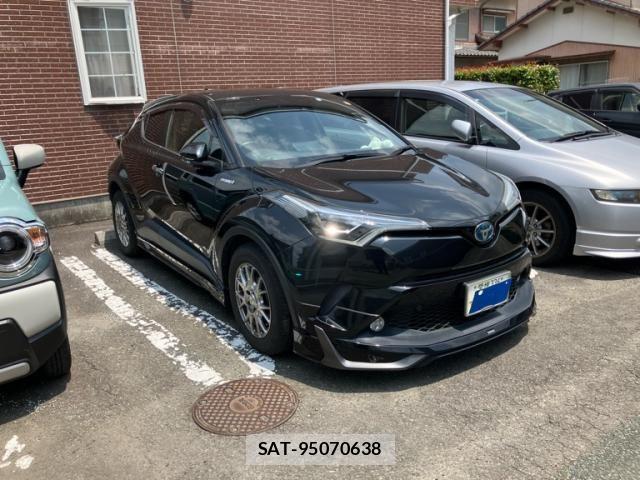 Toyota C-HR 2018-02 8098473-1