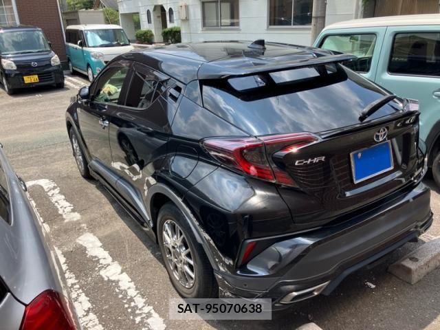Toyota C-HR 2018-02 8098473-3