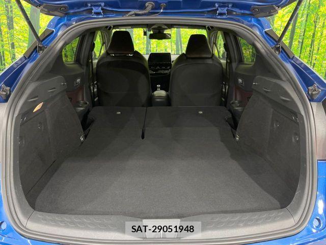 Toyota C-HR 2017-06 8098472-9