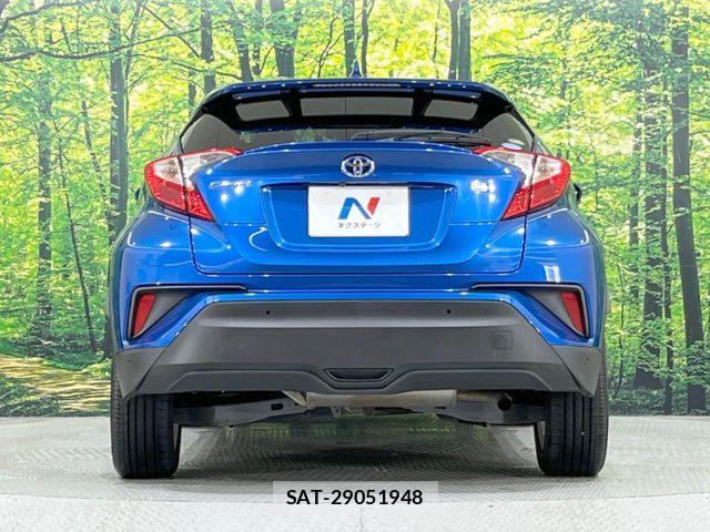 Toyota C-HR 2017-06 8098472-14