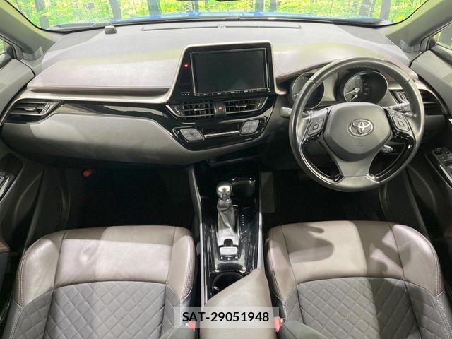 Toyota C-HR 2017-06 8098472-1