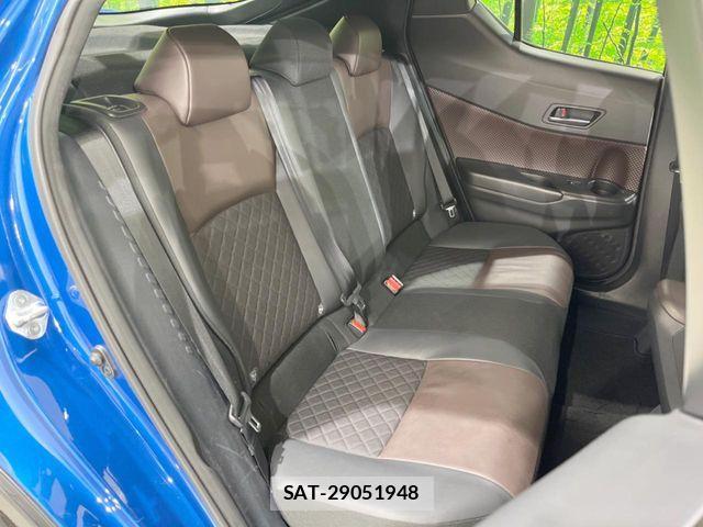 Toyota C-HR 2017-06 8098472-8
