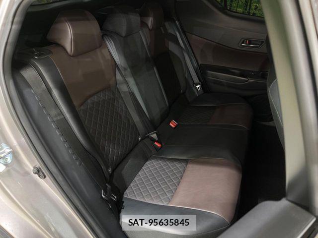 Toyota C-HR 2017-08 8098470-9