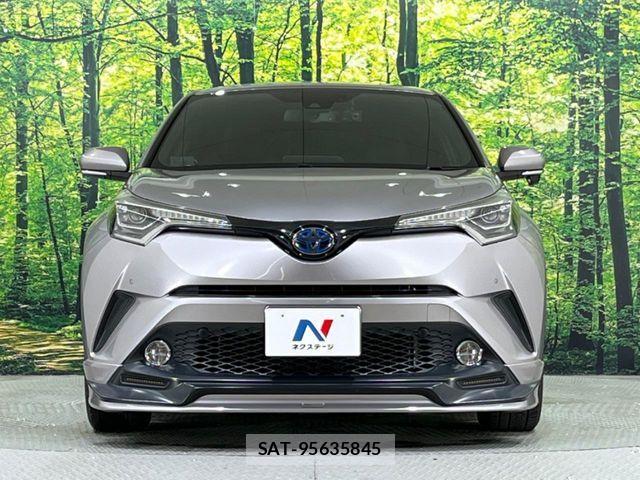 Toyota C-HR 2017-08 8098470-14