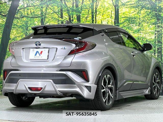 Toyota C-HR 2017-08 8098470-17