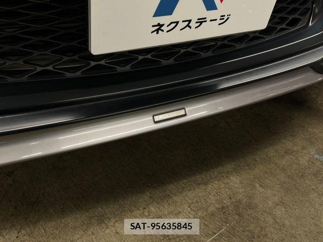 Toyota C-HR 2017-08 8098470-2