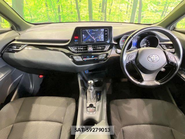 Toyota C-HR 2018-01 8098469-1