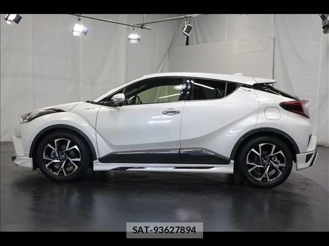 Toyota C-HR 2018-09 8098460-14