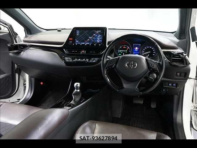 Toyota C-HR 2018-09 8098460-1