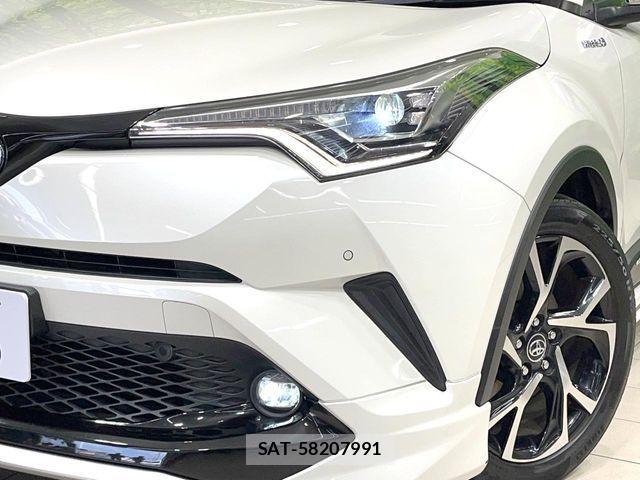 Toyota C-HR 2018-11 8129367-12